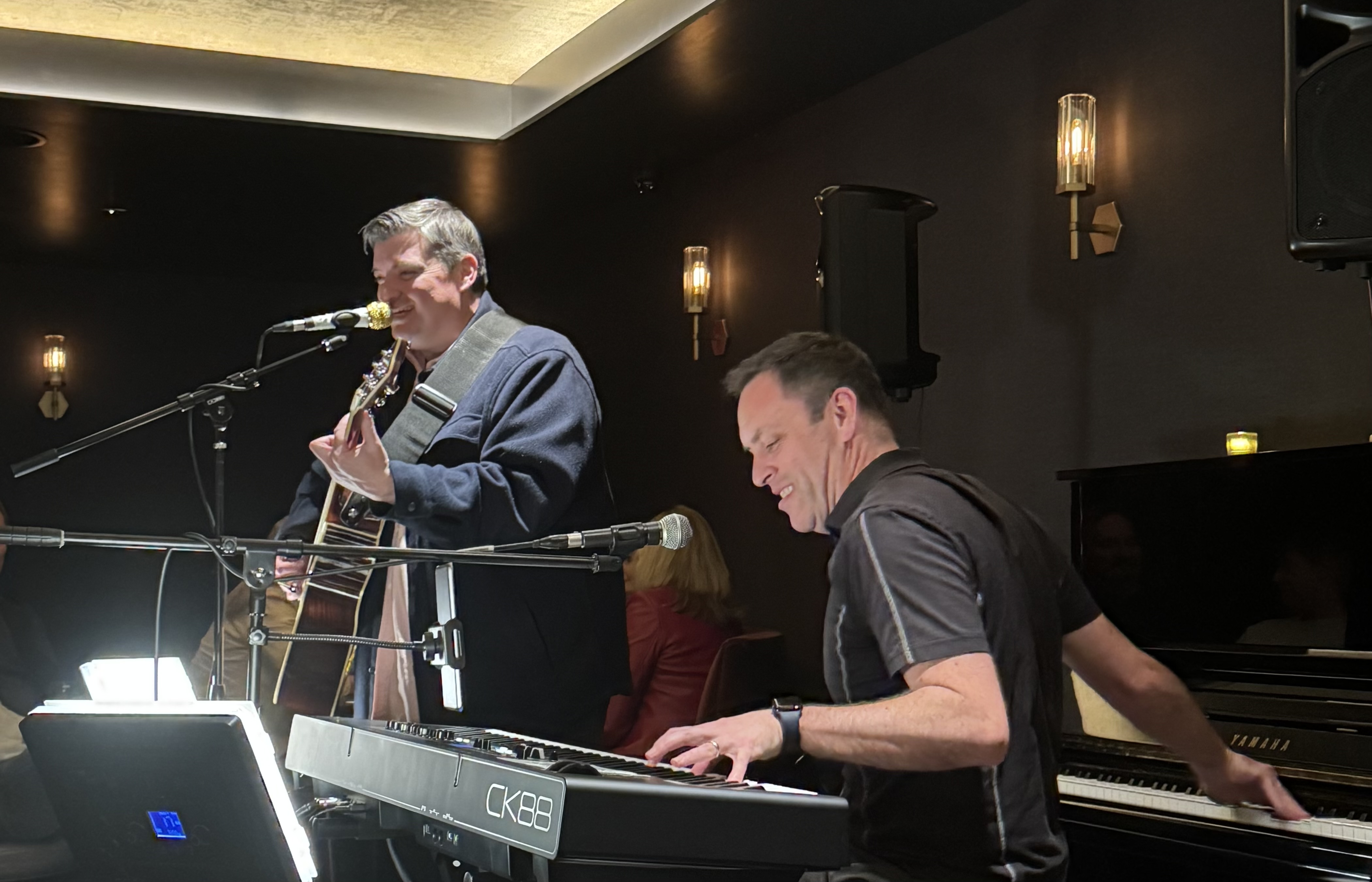 Between 2 Gregs acoustic duo live